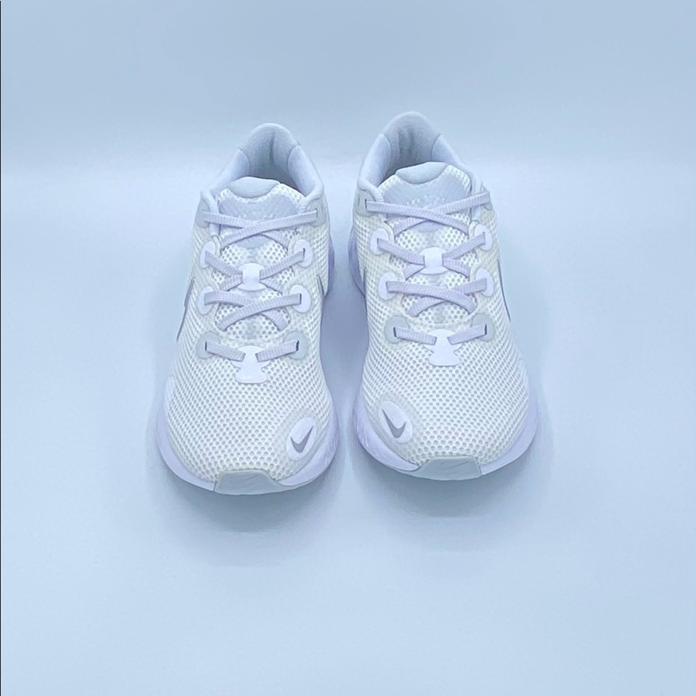NEW! Nike Renew Run Women's Running Shoe Size 10 - Picture 4 of 8